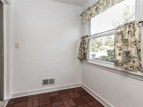 1069 South St, Elgin, IL 60123 photo 10