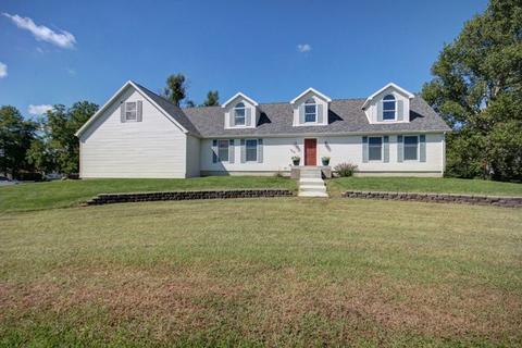 702 Orr St, Sidell, IL 61876 photo 3