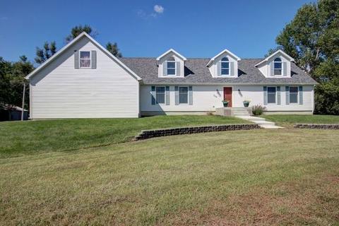 702 Orr St, Sidell, IL 61876 photo 2