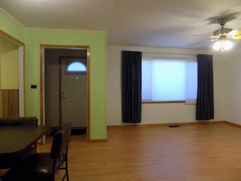 179 Cindy Ln, Wheeling, IL 60090 photo 2