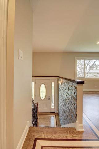 540 Amherst Ln, Hoffman Estates, IL 60169 photo 3
