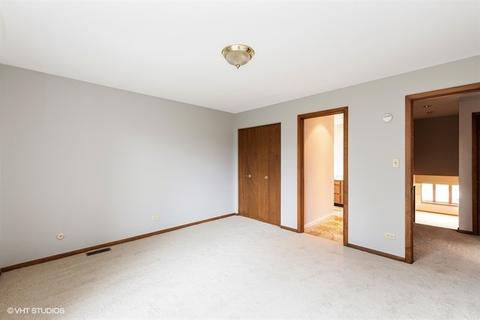 1419 E Lincoln Ave, Des Plaines, IL 60018 photo 12