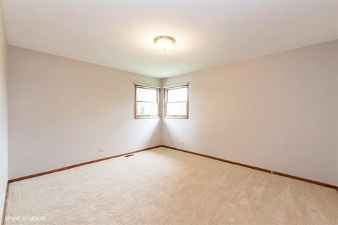 1419 E Lincoln Ave, Des Plaines, IL 60018 photo 14