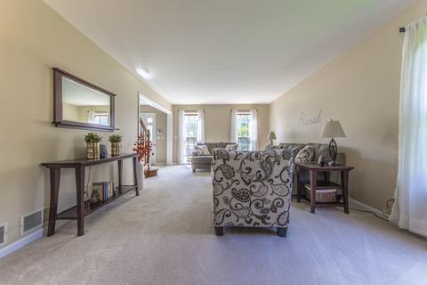 1727 Beloit Dr, Naperville, IL 60565 photo 4