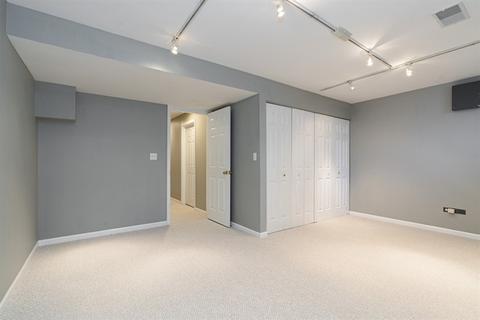 4152 S Berkeley Ave, Chicago, IL 60653 photo 12