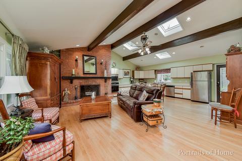 508 Pershing Ave, Wheaton, IL 60189 photo 3