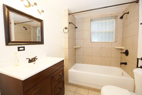 823 E 47th Pl, Chicago, IL 60615 photo 35