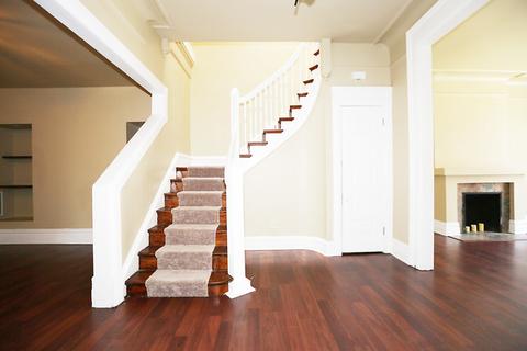 823 E 47th Pl, Chicago, IL 60615 photo 9