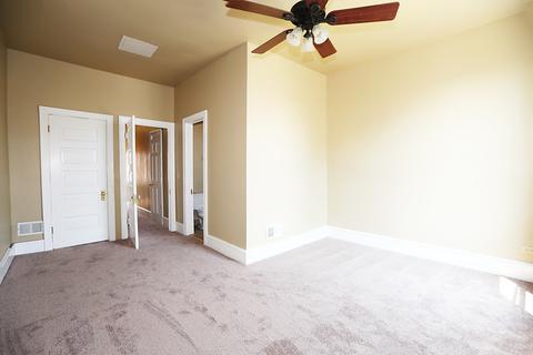 823 E 47th Pl, Chicago, IL 60615 photo 27