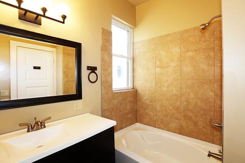 823 E 47th Pl, Chicago, IL 60615 photo 28