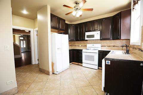 823 E 47th Pl, Chicago, IL 60615 photo 16
