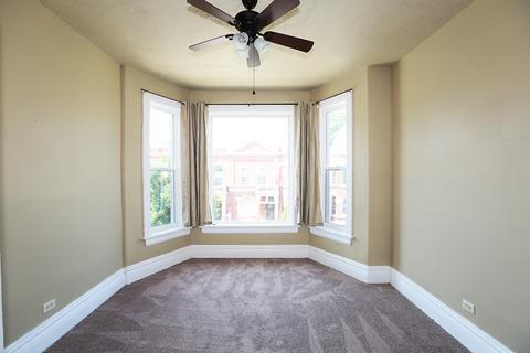 823 E 47th Pl, Chicago, IL 60615 photo 21