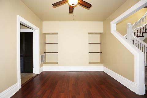 823 E 47th Pl, Chicago, IL 60615 photo 10