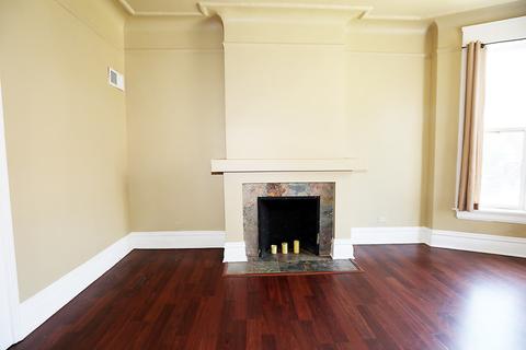 823 E 47th Pl, Chicago, IL 60615 photo 8