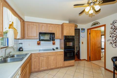 2110 W Grace St, Kankakee, IL 60901 photo 4
