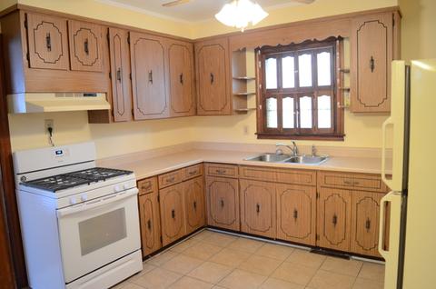 2842 Ridge Rd, Lansing, IL 60438 photo 3