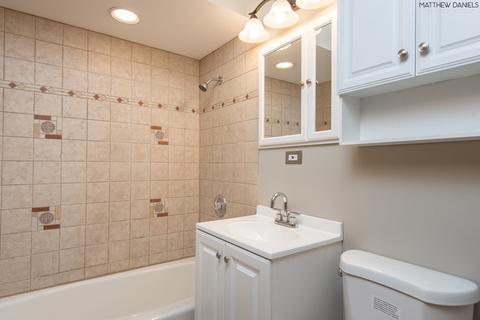 6901 Olympic Dr, Bridgeview, IL 60455 photo 24