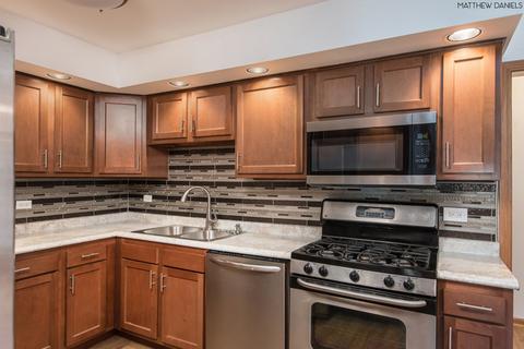 6901 Olympic Dr, Bridgeview, IL 60455 photo 6
