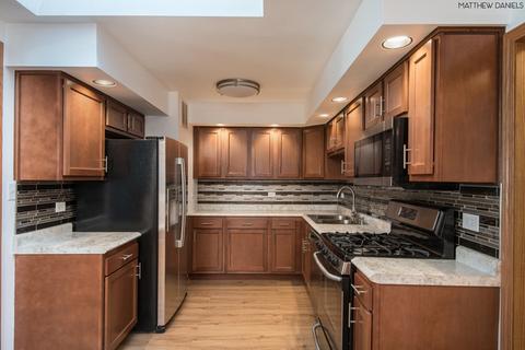 6901 Olympic Dr, Bridgeview, IL 60455 photo 5