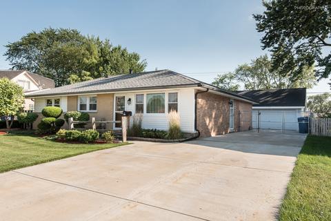 6901 Olympic Dr, Bridgeview, IL 60455 photo 2