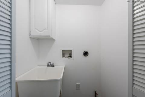 6901 Olympic Dr, Bridgeview, IL 60455 photo 17
