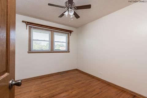 6901 Olympic Dr, Bridgeview, IL 60455 photo 18