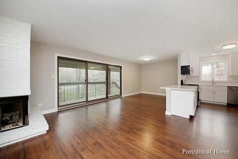 137 Stanhope Dr #D, Willowbrook, IL 60527 photo 2