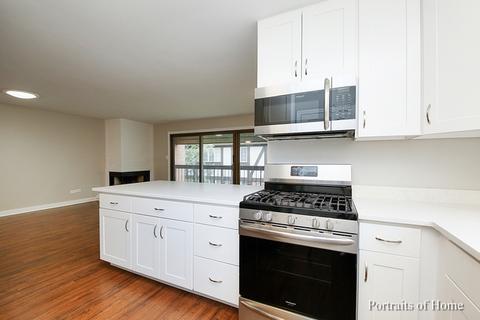 137 Stanhope Dr #D, Willowbrook, IL 60527 photo 4