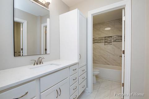 137 Stanhope Dr #D, Willowbrook, IL 60527 photo 8