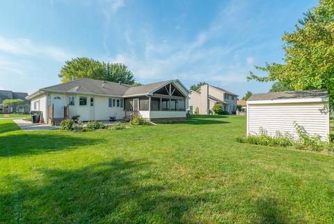 217 Deerhaven Dr, Minooka, IL 60447 photo 2