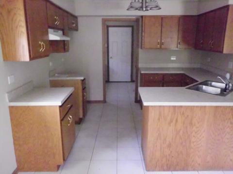 18609 Augusta Ln, Hazel Crest, IL 60429 photo 4