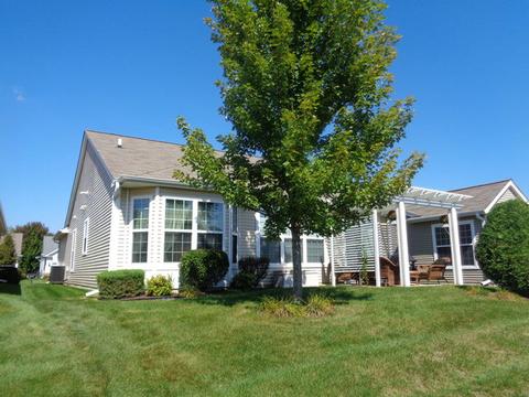 2829 Edgewater Dr, Elgin, IL 60124 photo 2