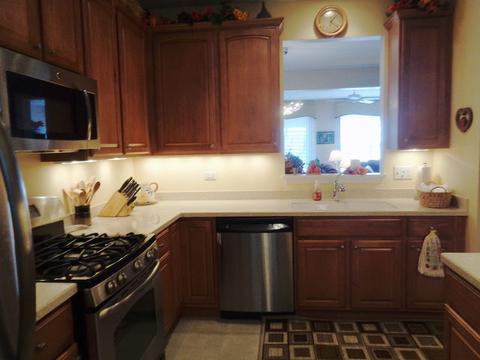 2829 Edgewater Dr, Elgin, IL 60124 photo 9