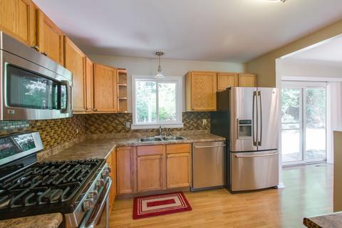 1209 Hillside Ln, Mchenry, IL 60050 photo 5