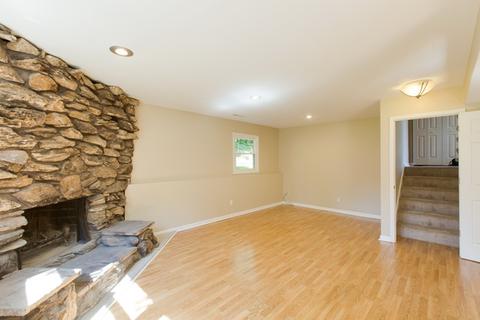 1209 Hillside Ln, Mchenry, IL 60050 photo 7