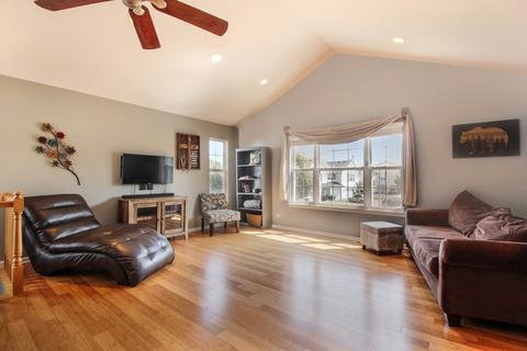 2433 Dickens Dr, Aurora, IL 60503 photo 3