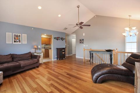 2433 Dickens Dr, Aurora, IL 60503 photo 4