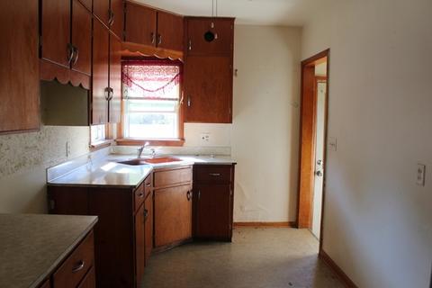 515 E Jackson St, Belvidere, IL 61008 photo 3