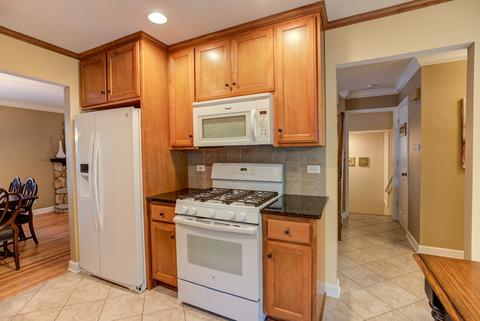 1456 Blackburn St, Wheaton, IL 60189 photo 4