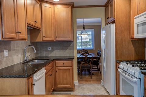 1456 Blackburn St, Wheaton, IL 60189 photo 3