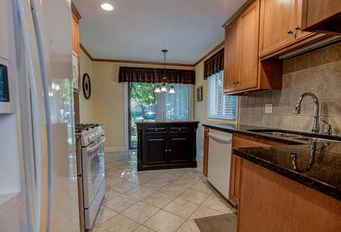1456 Blackburn St, Wheaton, IL 60189 photo 5