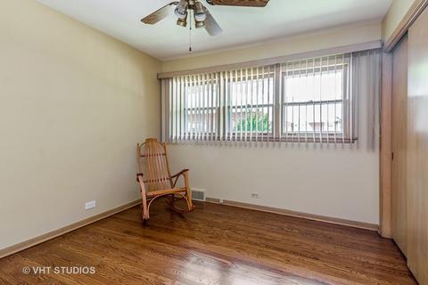210 Cambridge Rd, Des Plaines, IL 60016 photo 11