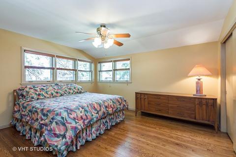 210 Cambridge Rd, Des Plaines, IL 60016 photo 9