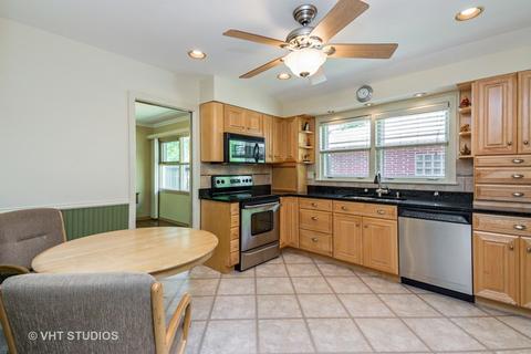 210 Cambridge Rd, Des Plaines, IL 60016 photo 6