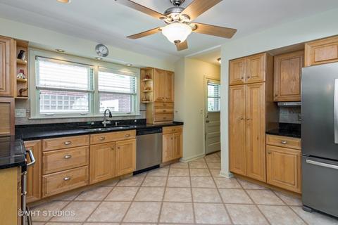 210 Cambridge Rd, Des Plaines, IL 60016 photo 5