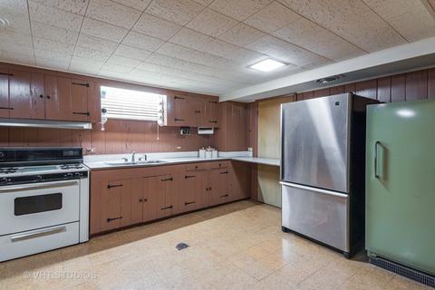 210 Cambridge Rd, Des Plaines, IL 60016 photo 16