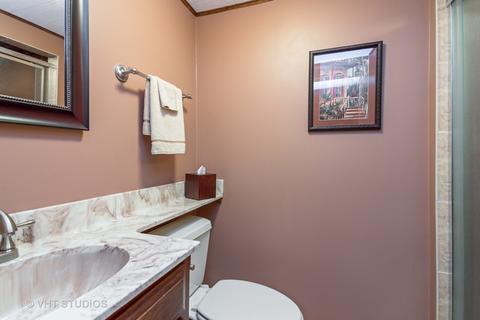 210 Cambridge Rd, Des Plaines, IL 60016 photo 13