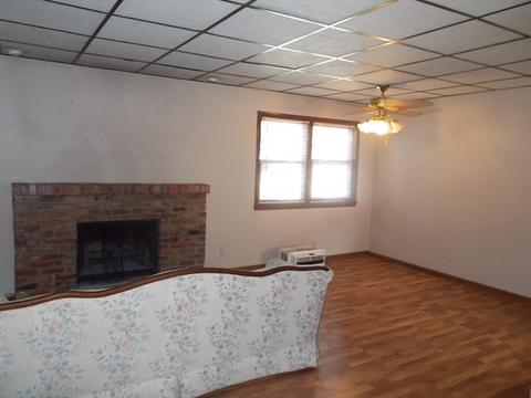 703 7th St, Peru, IL 61354 photo 3
