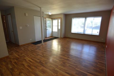 1398 Maroon Dr, Elgin, IL 60120 photo 7