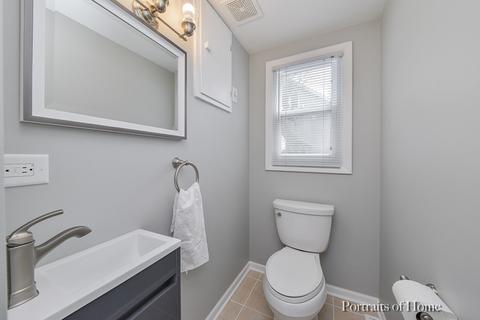 818 James Ct, Wheaton, IL 60189 photo 11